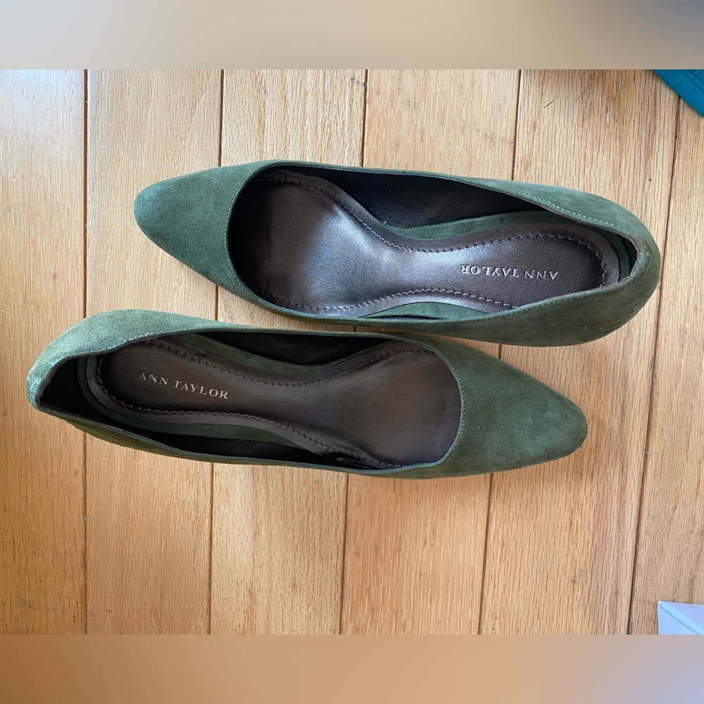 Ann Taylor Forest Green Suede Heels